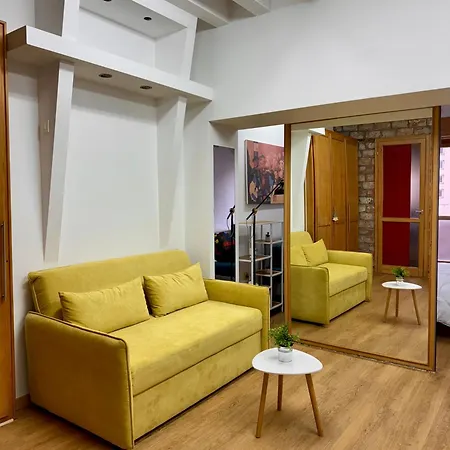 Nest Apartment